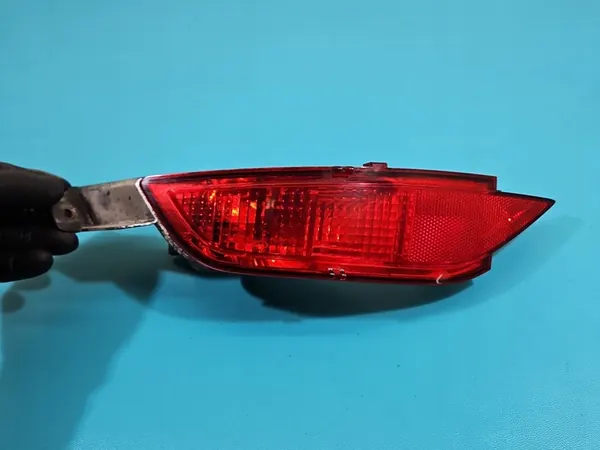 Lanterna Traseira Esquerda Para-choque Ford C-Max II MK2 8A61-15K273-AC image 2