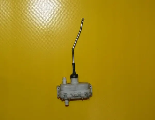 OEM 4A0862153B Bagageluckslås Aktuator Audi A8 D2 image 2