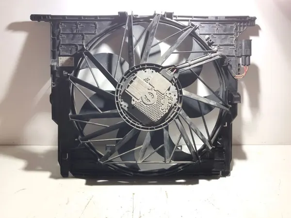 Ventilador radiador BMW OEM 17427589031 - Usado image 2