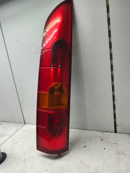 Luz trasera izquierda RENAULT KANGOO 2003 8200150620 image 2