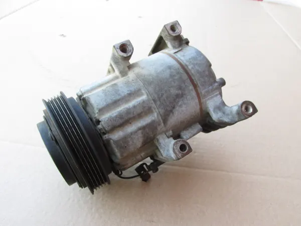 Compresseur de climatisation Kia Sportage III 1.7 CRDi F500DX9FA10 image 3