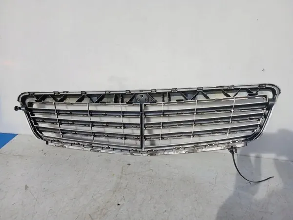 Rejilla Mercedes Clase C W204 OEM A2048800323 image 3