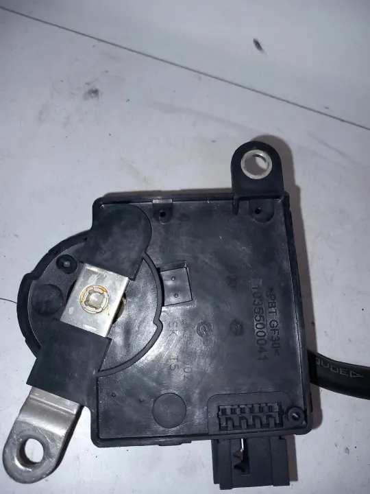Audi A8 Batterimodul OEM 4E0 915 181 C - Begagnad image 3
