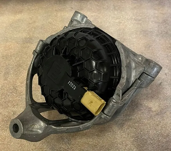 Moottorin kiinnike Audi 4M0199372GL image 4