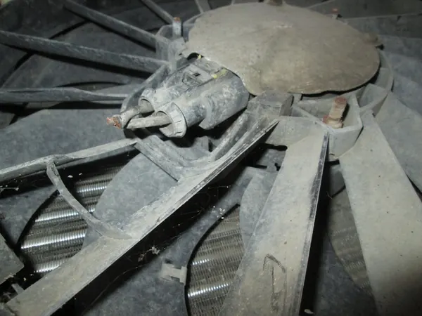 Radiador y Ventilador Fiat Linea 1.3 M-Jet image 2