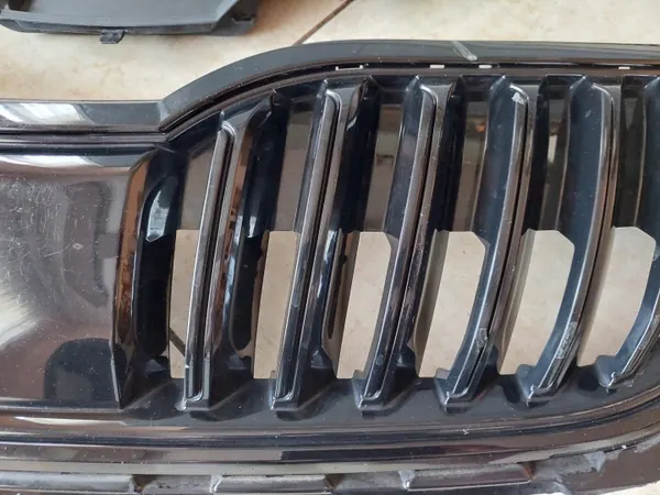Kühlergrill OEM 5E0853653 C für Skoda Octavia III VRS 2017-2020 image 7