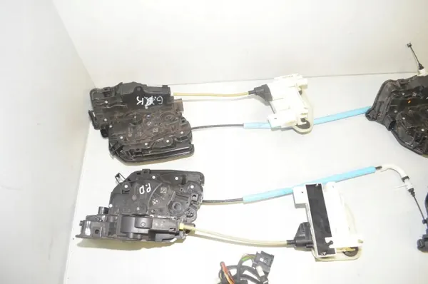Conjunto de fechaduras BMW X6 OEM 51207419844 - Usado image 5