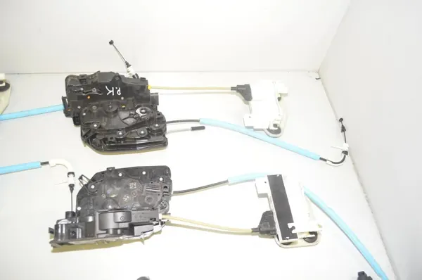 Conjunto de fechaduras BMW X6 OEM 51207419844 - Usado image 6