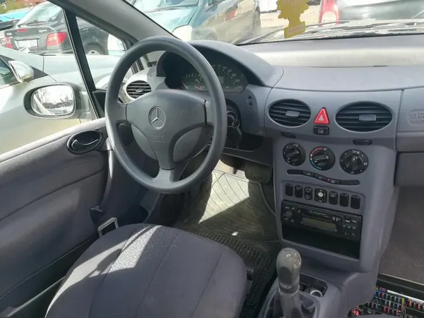 Mercedes-Benz A-CLASS Gasklep 2000 1.4L A1661410225 image 10