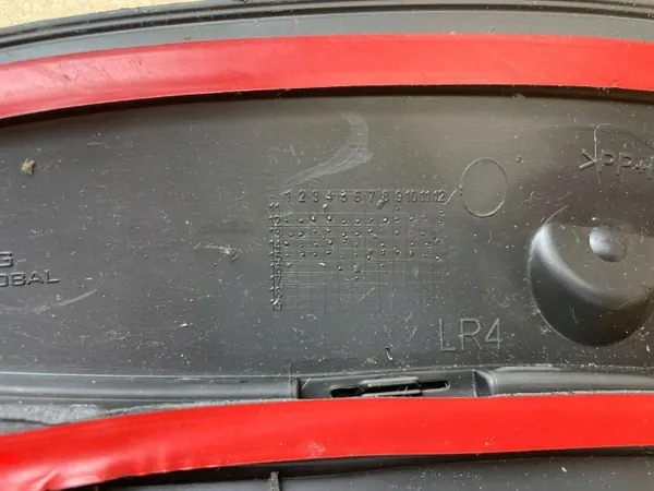 OEM 8K9853817A Linke Heckleiste für Audi A4 B8 Allroad image 7