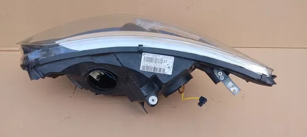 Oikea Etuvalo Renault Captur I 13-17 OEM 260105066R image 10