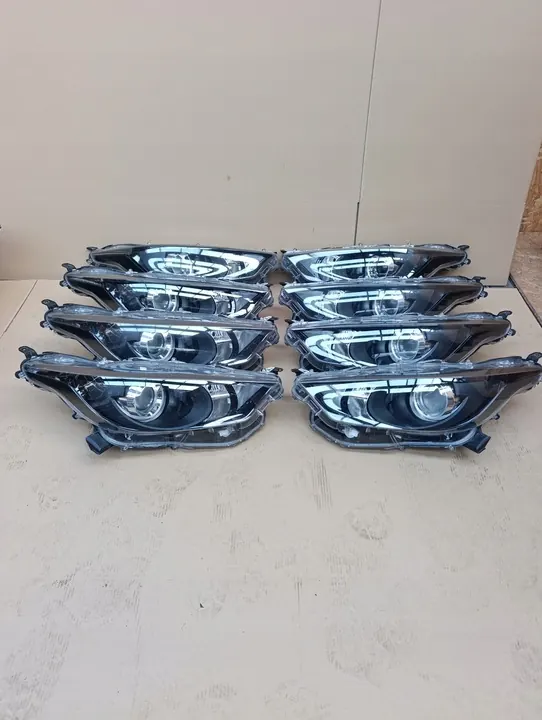 Farol Esquerdo Direito Toyota Yaris IV 2021-2025 MNB5321 image 1