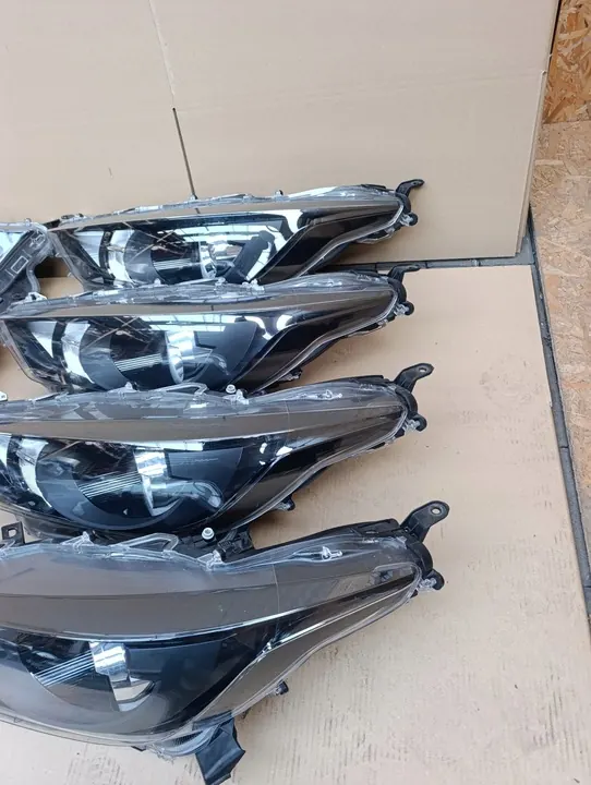 Farol Esquerdo Direito Toyota Yaris IV 2021-2025 MNB5321 image 3