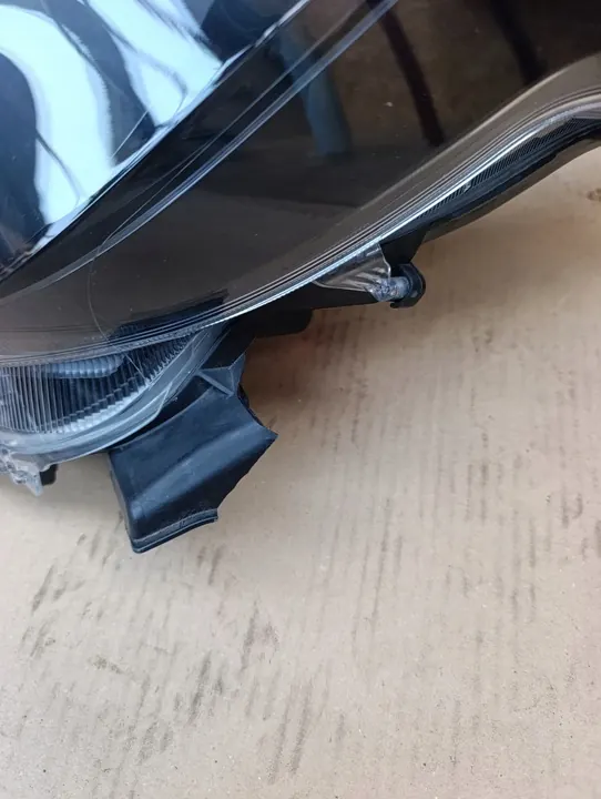 Farol Esquerdo Direito Toyota Yaris IV 2021-2025 MNB5321 image 4