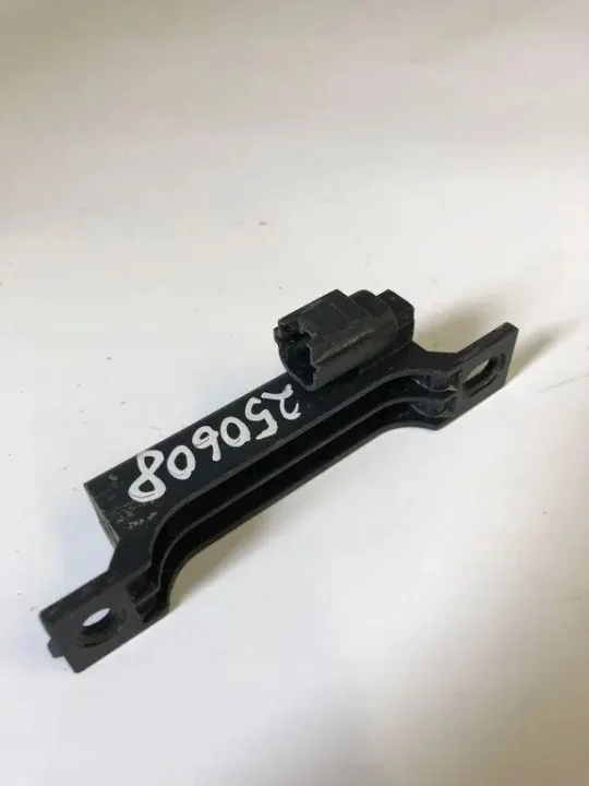 Framvänster handtag Nissan A3C0086970000 begagnad image 3