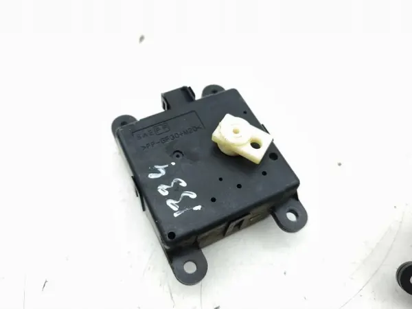 Lämmitysventtiili OEM 3F12030850 Nissan 350Z:lle image 8