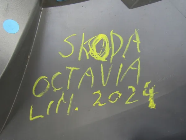 Paraurti posteriore Skoda Octavia IV 5E6807421J image 9