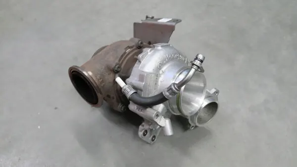 BMW B57 3.0D Turbo OEM 8584218 - Käytetty image 2