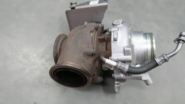 BMW B57 3.0D Turbo OEM 8584218 - Käytetty image 4