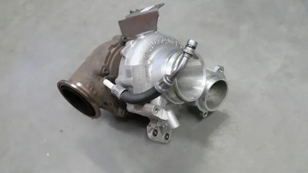 BMW B57 3.0D Turbo OEM 8584218 - Käytetty image 5