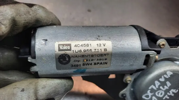 Heckwischermotor Skoda Octavia I 1.9D 1U6955711B image 3