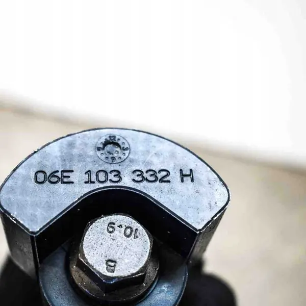 Motorutrymmet Dela Audi A5 Sportback 057109116J06E103332H image 7