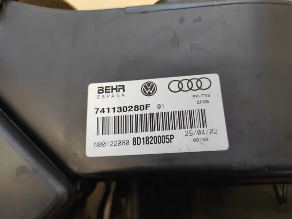 VW Passat B5 Lift Värmematris OEM 8D1820005P image 7