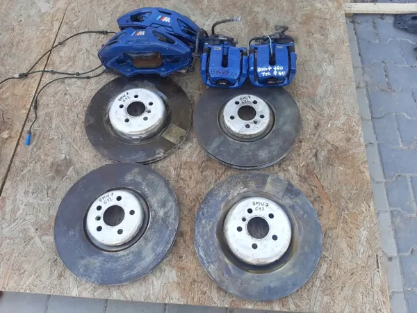 Conjunto Pinças & Discos OEM 688942901 - Usado image 2