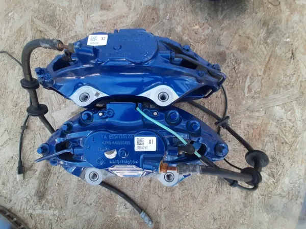 Conjunto Pinças & Discos OEM 688942901 - Usado image 8