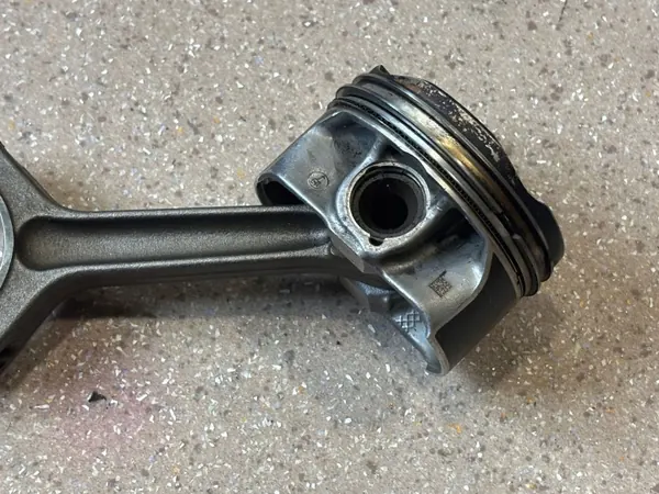 BMW OE 7624408 Kolben mit Pleuelstange image 3
