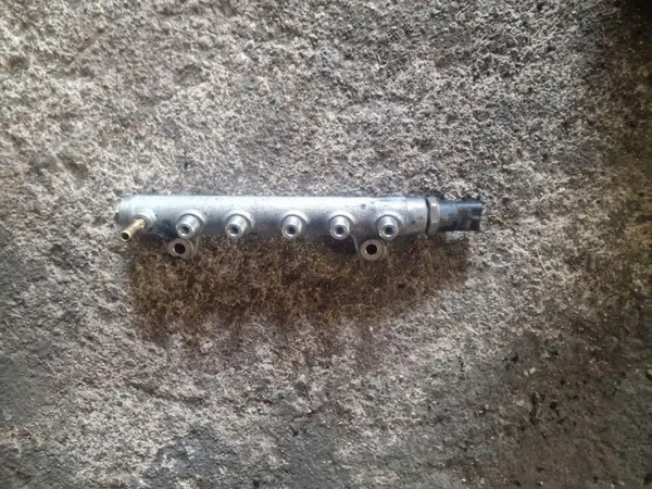 Rampe d'injection OEM 0445214042 pour Nissan Primastar 2.5L image 2