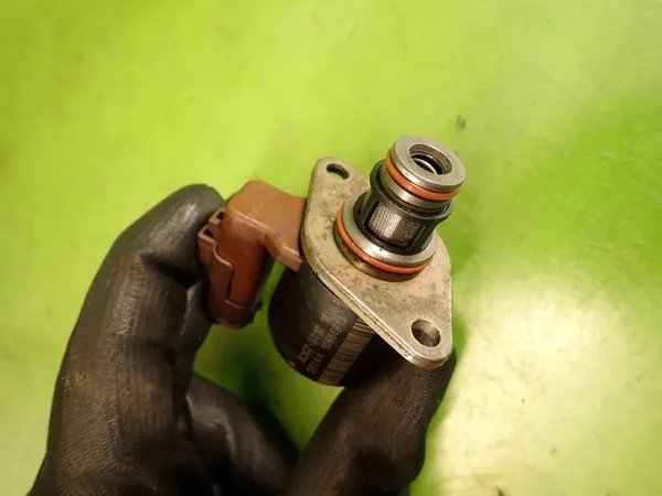 Válvula pressão combustível OEM 9307-501D Renault Clio II image 3