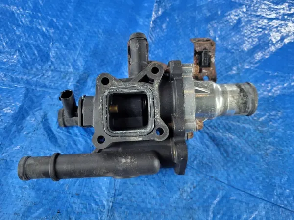 Carcaça termóstato Opel OEM 1338178 para Astra H image 3