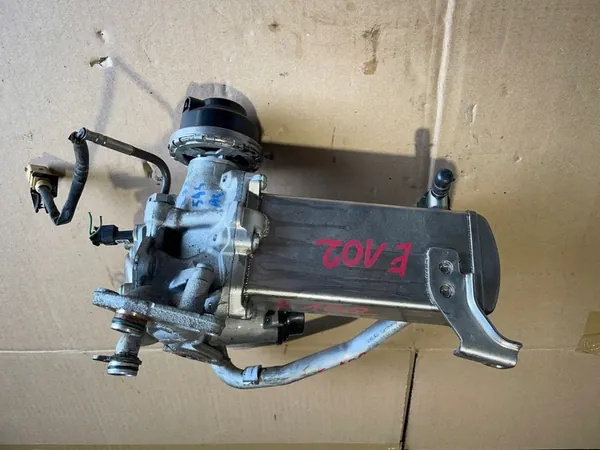 EGR-jäähdytin AUDI A5 Q5 A6 3.0 TDI 059131511DE image 2