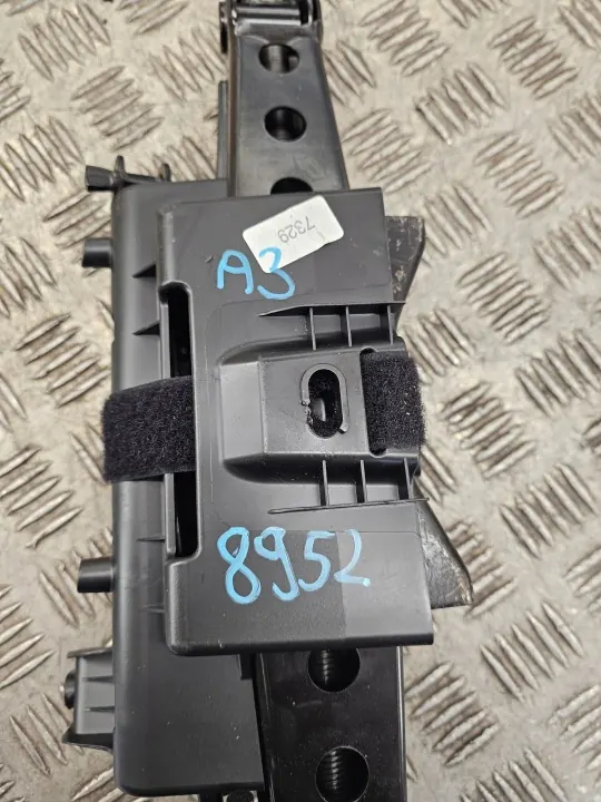 Macaco Audi usado OEM 8V0011031A para A3 8V image 4