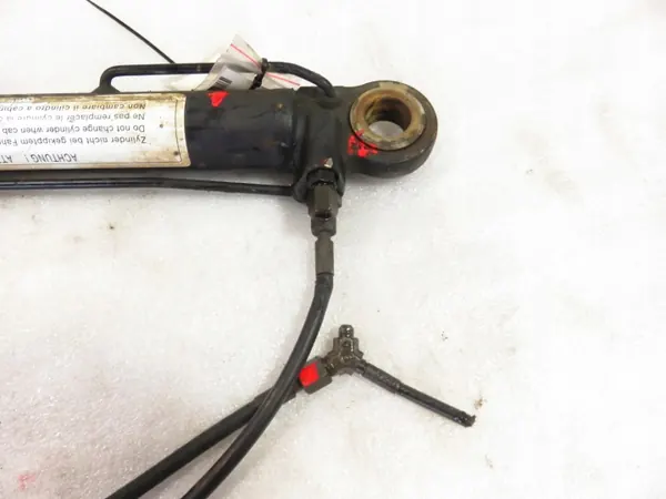 Begagnad MAN hytaktuator OEM SIŁOWNIK KABINY MAN TGX I image 5
