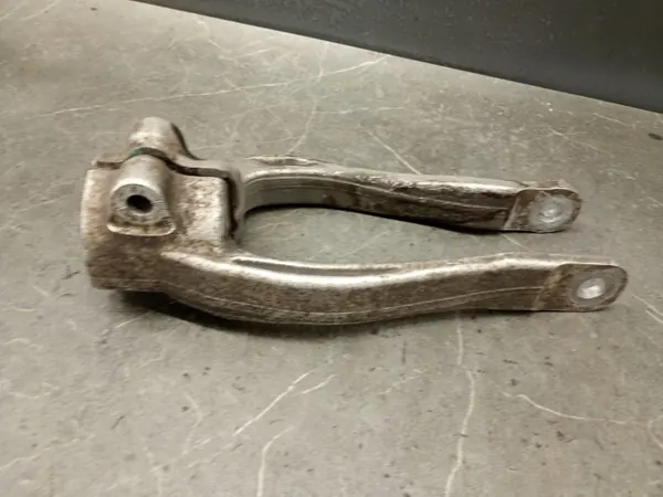 OEM 686120003 Voor rechter schokdemperbevestiging BMW 5 G30/G31 image 7