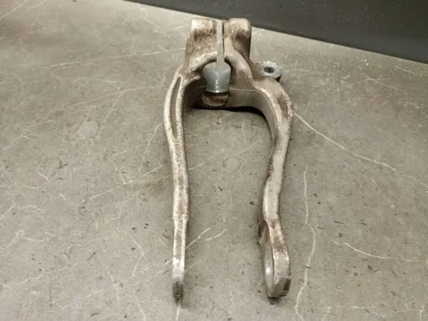OEM 686120003 Voor rechter schokdemperbevestiging BMW 5 G30/G31 image 8