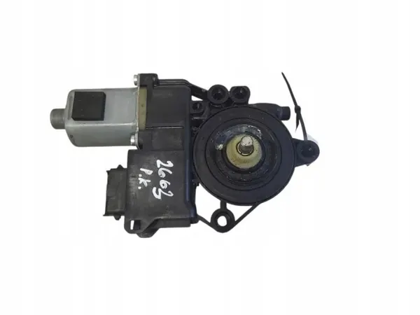 Motor limpiaparabrisas trasero OEM 1137328325 Kia Carens III image 2