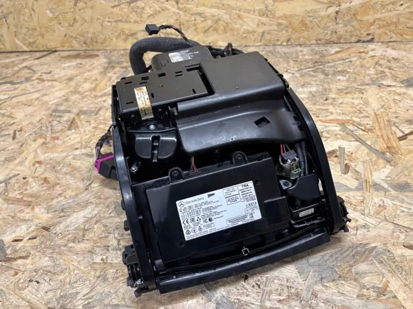 Mercedes GLE W167 keskikonsoli mukiteline OEM A1678101804 image 8