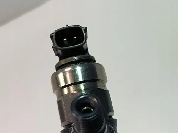 Inyector OEM 16613AA030 para Subaru Outback 2.0 D image 3