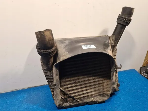 VW Touareg V6 3.0 Intercooler 7L6145804 BKS image 3