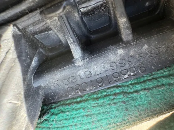 Junta puerta delantera derecha OEM 9686161080 Peugeot 508 SW image 4