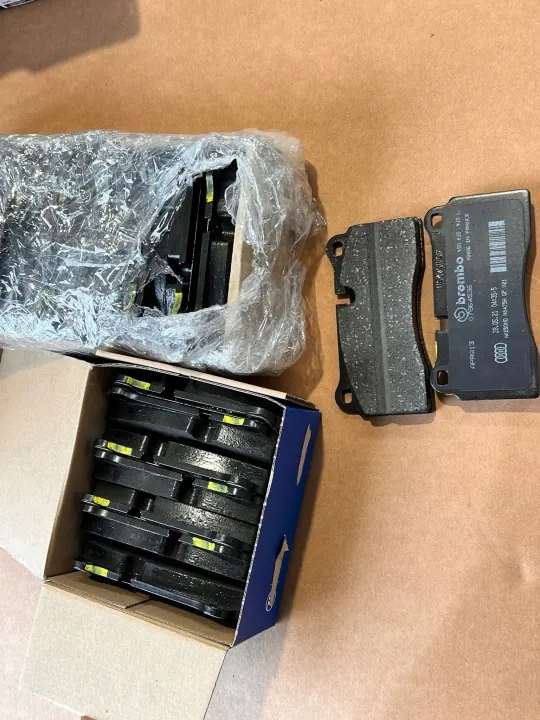 OEM 4S0615415L Bromsbelägg bak för Audi R8 4S 420 image 5
