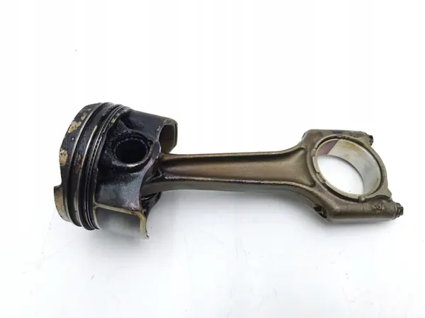 BMW 2 F45 2018 Kolv med Vevarm image 2