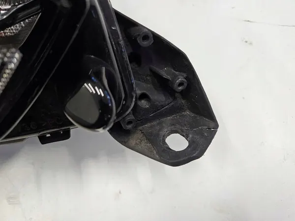 PEUGEOT 208 II Rechter Voorlamp 9823193580 image 4