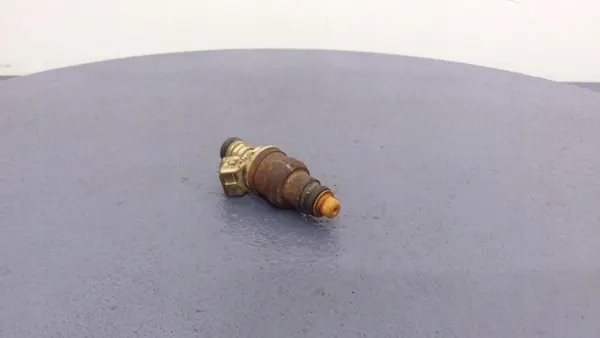 Iniettore VW GOLF II 1.3B 030906031A image 2