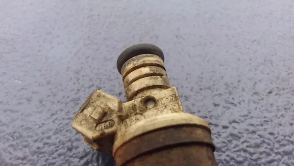 Iniettore VW GOLF II 1.3B 030906031A image 4