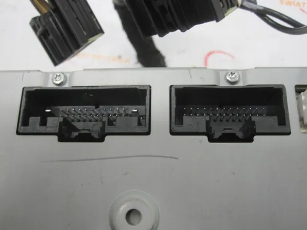 Radio CD Ford OEM F1BT-18C815-HK para Grand Tourneo Connect image 7