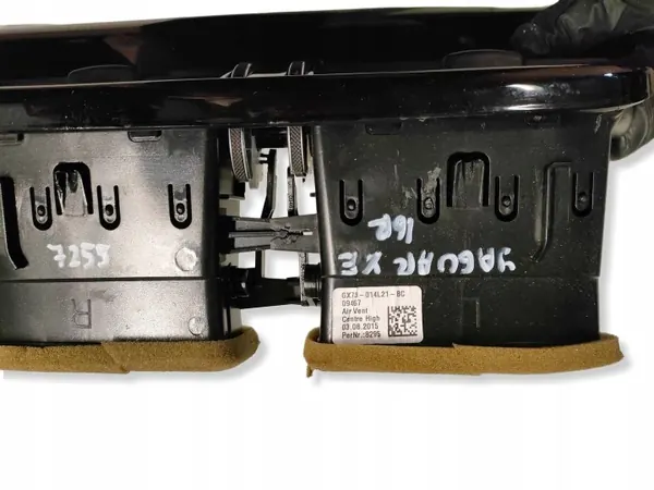 Rejilla Jaguar XE 2016 OEM GX73014L21BC - Usado image 5
